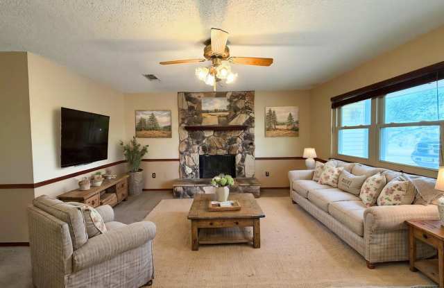 Private 10-Acre Country Retreat Minutes From Amarillo Gallery 1