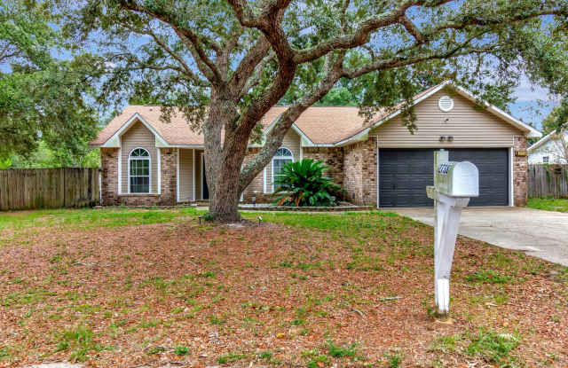 3 Bedroom in Navarre! Move In $200 off 1st months' rent!! photos photos