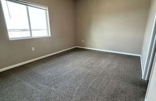 250 West Hills Gallery 4