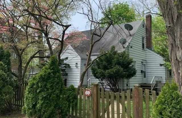 69 County Road Gallery 2