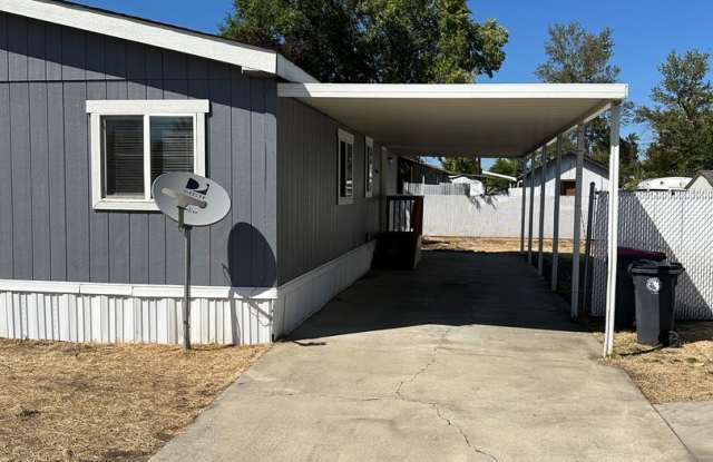 3 Bedroom 2 Bath Home Available Now - 8276 24th Street, White City, OR 97503