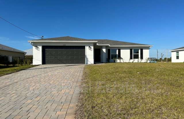 2604 NW 8th Pl photos photos