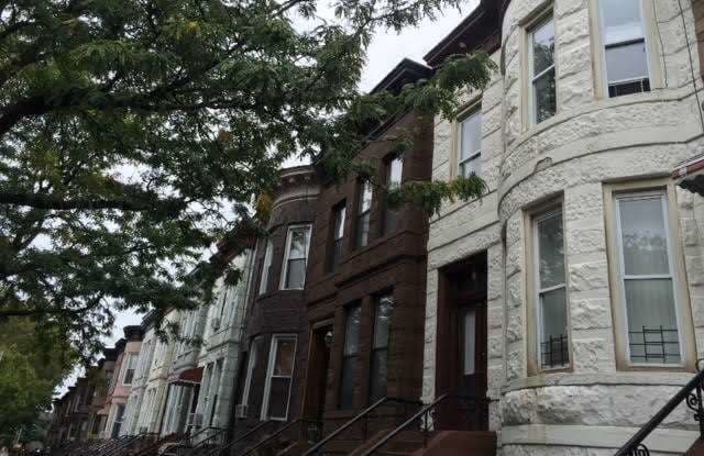601 Bainbridge Street Gallery 3
