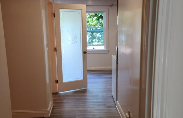 611 Santa Clara Avenue Gallery 4