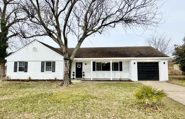 Fully-Renovated Ranch Home Available 03-19-26! Fenced Backyard - Pet Friendly - Washer  Dryer Included! photos photos