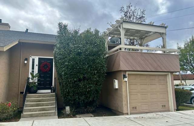 Willow Glen Townhome with Gorgeous Patio photos photos
