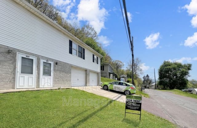 423 Summit Ave - 423 Summit Avenue, Bloomsburg, PA 17815