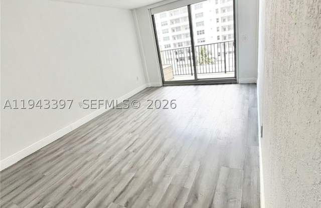 9273 Collins Ave Gallery 2