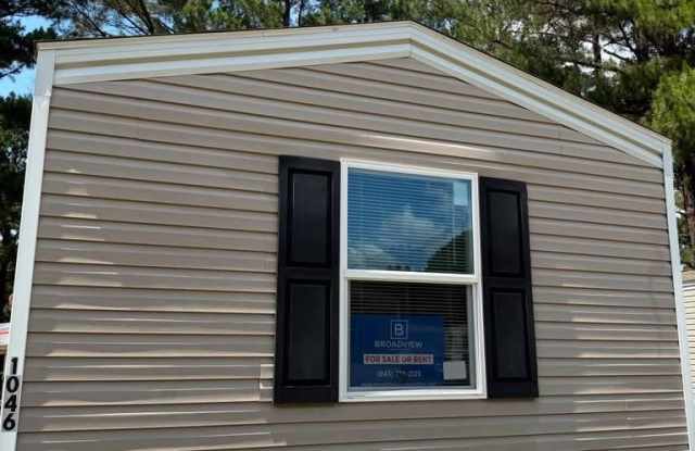 1046 Victoria St photos photos
