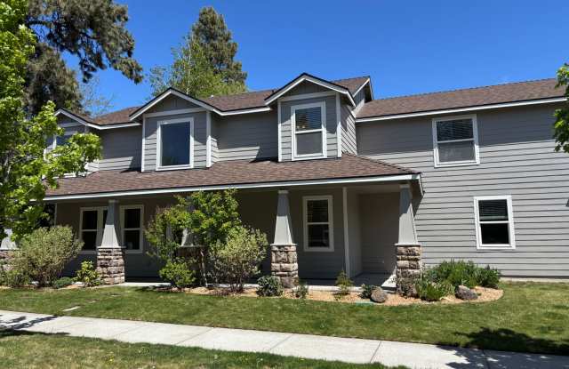 Newly updated home in SW Bend with large bonus room and corner lot! photos photos