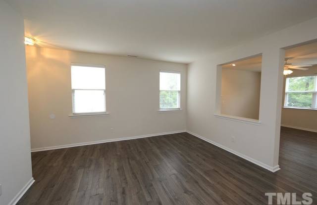 805 Roni Court Gallery 2