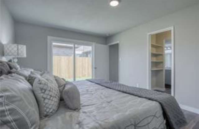 6021 Dooley Drive Gallery 4
