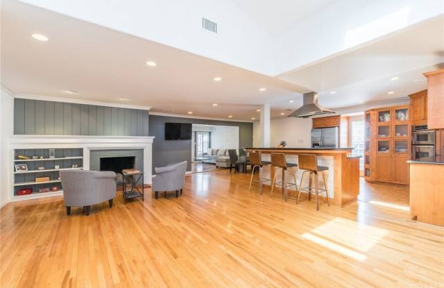 5305 Ventura Canyon Avenue Gallery 4