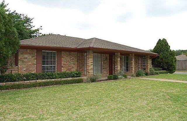 900 Lake Highlands Drive - 900 Lake Highlands Drive, Allen, TX 75002