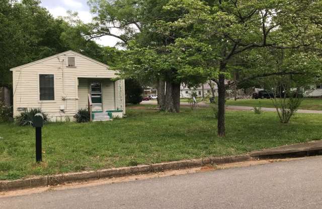 821 S Leighton Avenue **MOVE-IN SPECIAL** - 821 South Leighton Avenue, Anniston, AL 36207
