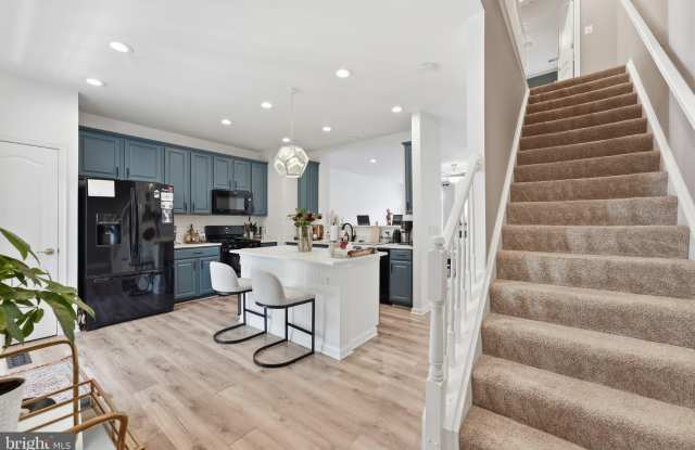 42427 ROCKSLIDE Terrace Gallery 4