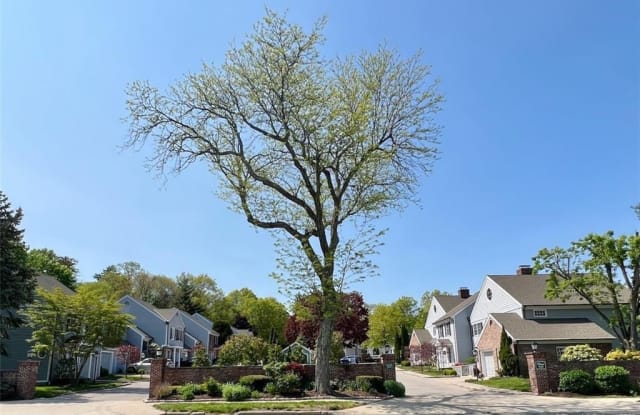 30 Ward Lane - 30 Ward Lane, Darien, CT 06820 30 Ward Lane - 30 Ward Lane, Darien, CT 06820