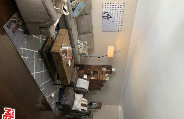 7931 BLACKBURN Avenue Gallery 3