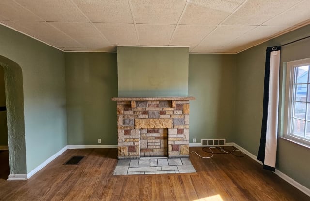 124 West Eugene Avenue - 1 photos photos