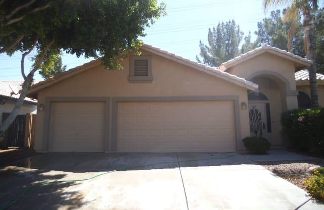 811 N Peppertree Dr - 811 North Pepper Tree Drive, Gilbert, AZ 85234