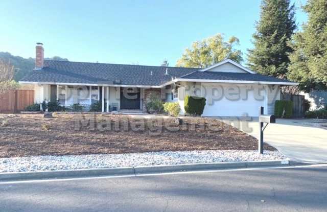Beautifully renovated 3 Bd/2 Ba, 1641 sf single-family house in Moraga available November 14th for lease! - 201 Sheila Court, Moraga, CA 94556