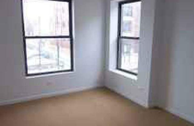 1212 W Foster Ave, Gallery 3