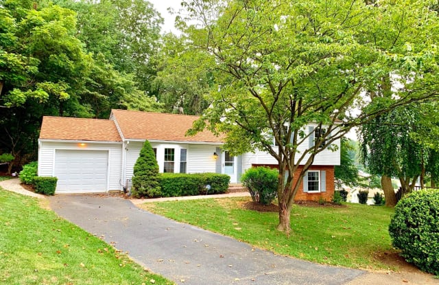 7615 VIRGINIA LANE - 7615 Virginia Lane, Idylwood, VA 22043