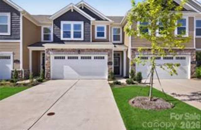 14938 Tamarack Drive Gallery 1