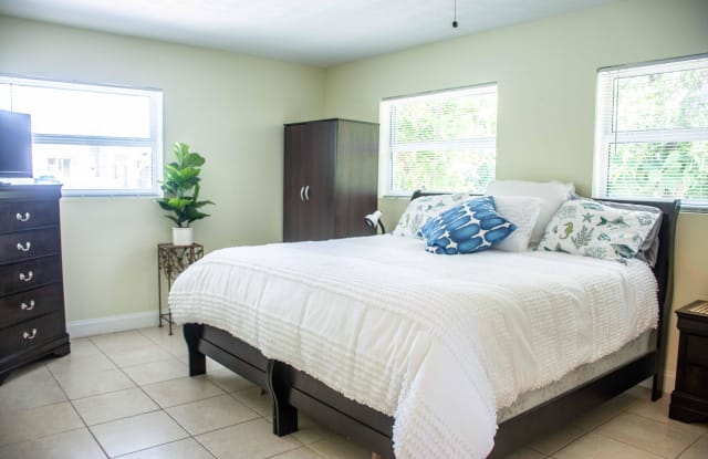 1170 Cabana Road - 1170 Cabana Road, Riviera Beach, FL 33404