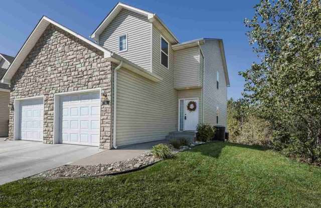 3D Tour Available - Beautiful Miller Ranch Town-Home with Open Floor Plan! Available July 1st! photos photos