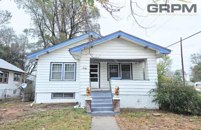 Spacious 3 Bedroom, 2 Bath Home - 830 East Sherman Street, Hutchinson, KS 67501