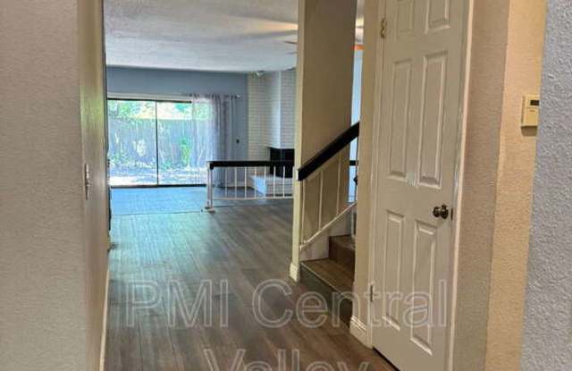 1725 Edgebrook Drive Gallery 2