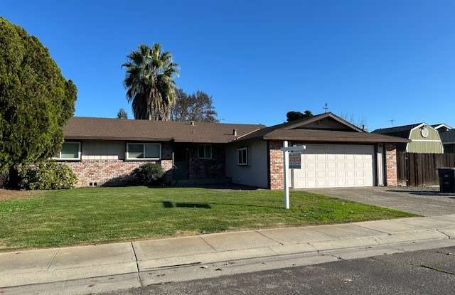 1646 Jerry Avenue - 1646 Jerry Avenue, Escalon, CA 95320