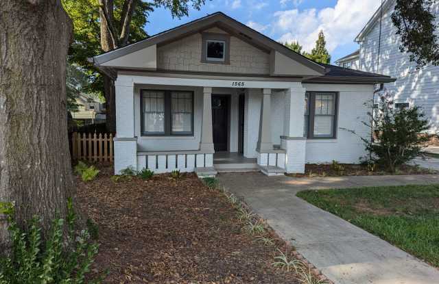 1565 Walker Ave Unit A: Recently Renovated (2023) 2BD, 1BA Duplex Unit Located Next Door to Woodward Campus! Water, Trash  Lawn Care Included! AVAILABLE APRIL 2025! - 1565 Walker Avenue, College Park, GA 30337