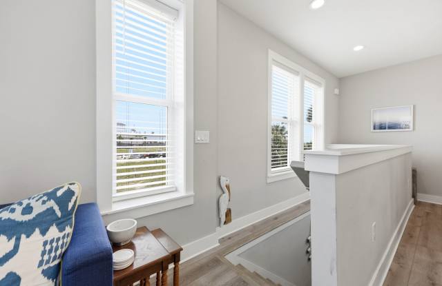 115 1st St S Jacksonville Beach, FL Gallery 4