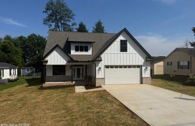 1212 Redwood Ave - 1212 Redwood Avenue, Maryville, TN 37803