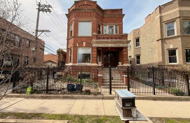 2414 N Spaulding Avenue photos photos