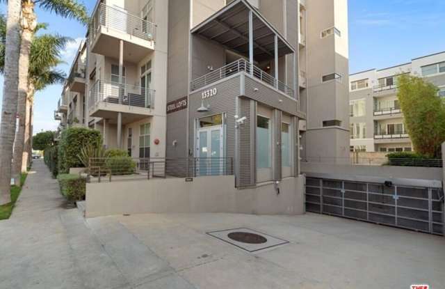 13320 Beach Ave unit: 201 - 13320 Beach Avenue, Los Angeles, CA 90292