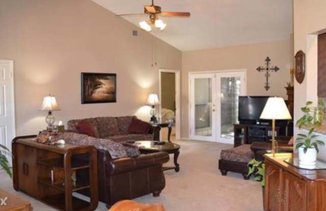 2726 Phillips Dr. Gallery 2