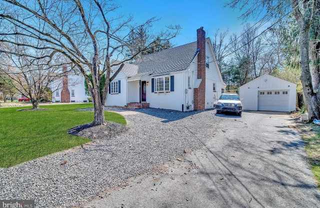 32 CRANBURY Road Gallery 2