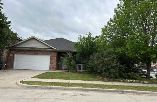 2421 Hawkwood Court - 2421 Hawkwood Court, Fort Worth, TX 76123