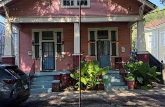 904 PAULINE Street Gallery 2