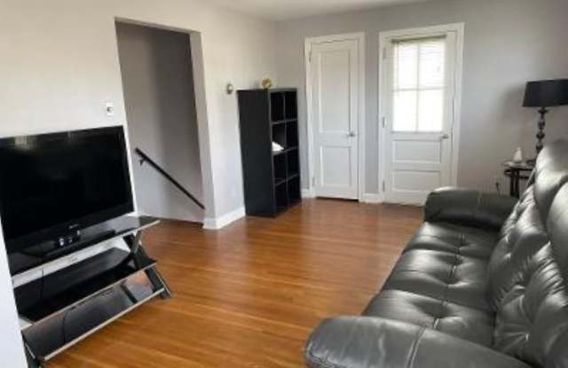 208 N Harding Ave Gallery 4