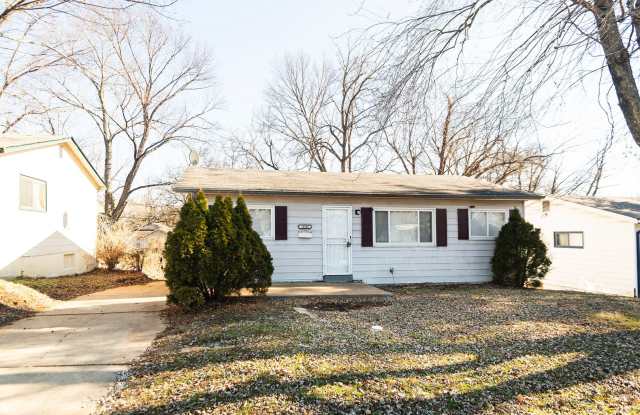 Comfortable 3 Bedroom 1 Bathroom Home photos photos