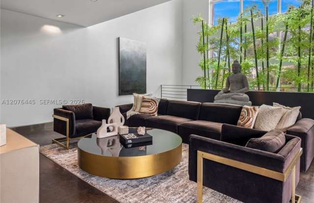 1606 S Bayshore Dr Gallery 4