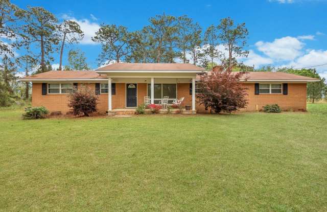 3bd 2ba HOME FOR RENT on LARGE LOT! photos photos