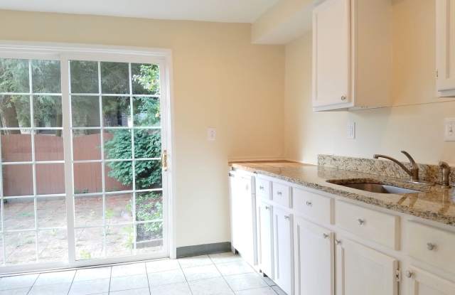 Three Bedroom Home With Central Air - Available December 10th! Gallery 4