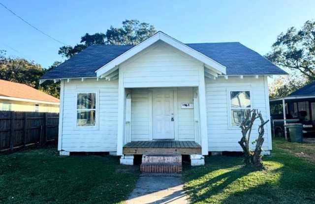 House For Rent 160 E Elgie St Beaumont, TX 77705 photos photos