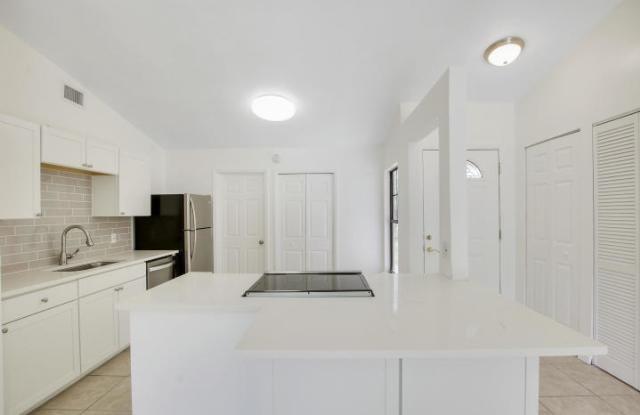 6625 SE Amyris Court Gallery 2