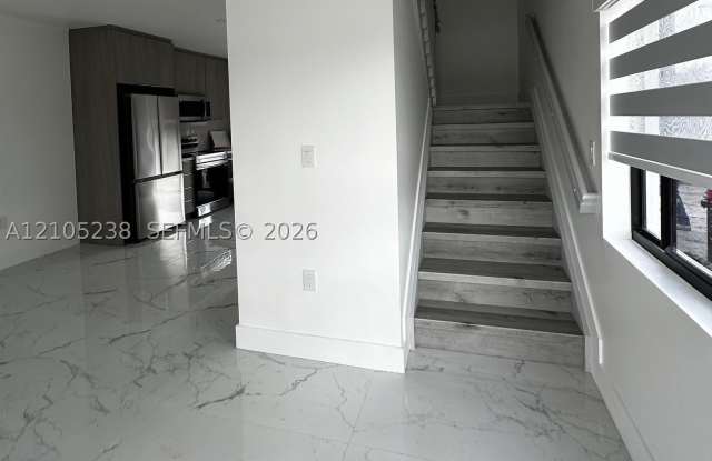19197 NW 37 Ave Gallery 2